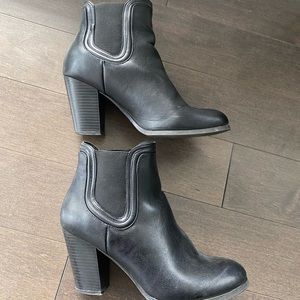Call it Spring size 10 black boots